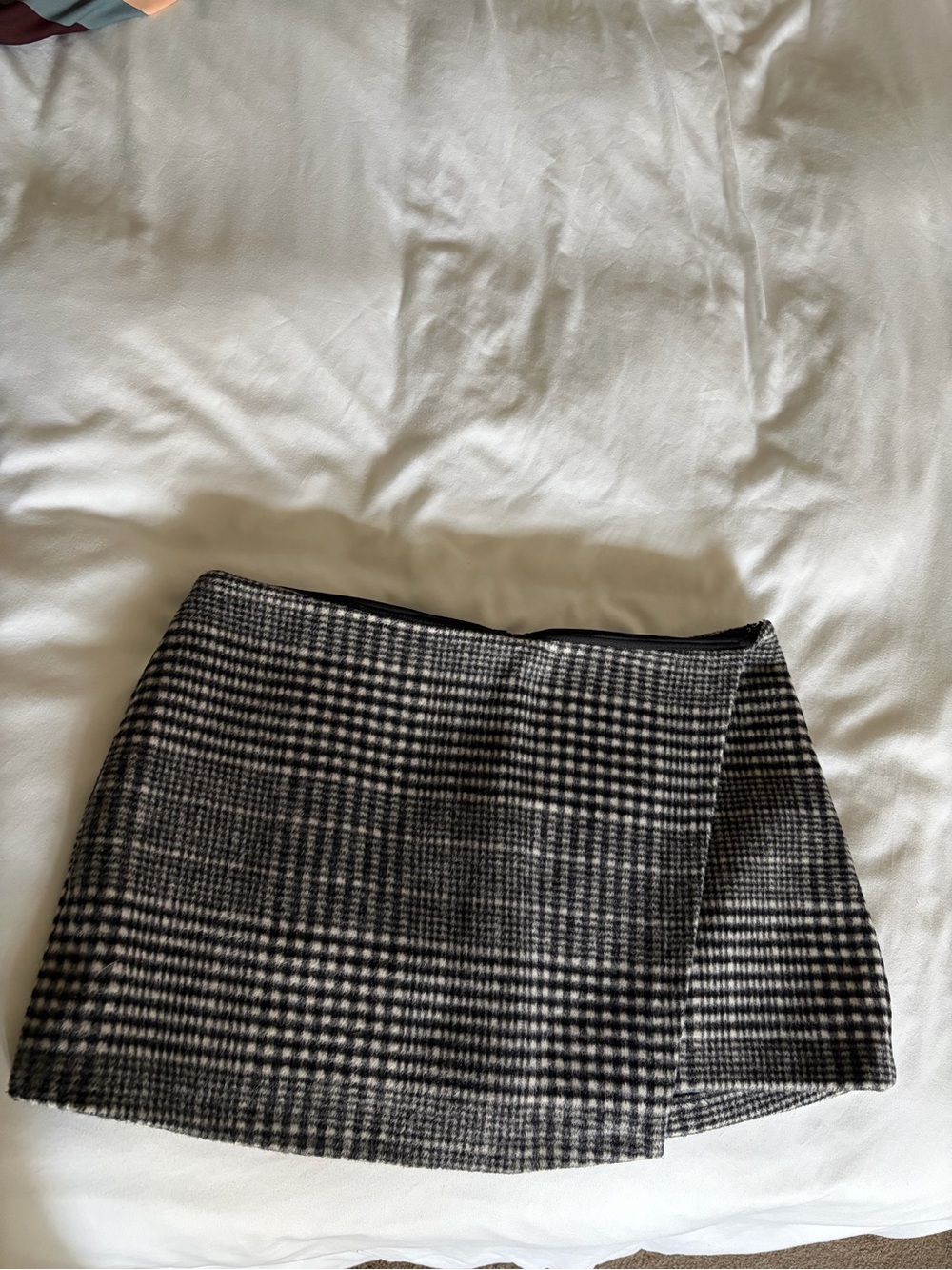 Abercrombie & Fitch Black and White Plaid Mini Skort